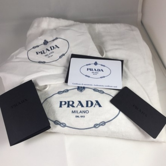 Prada - Picture 5 of 5